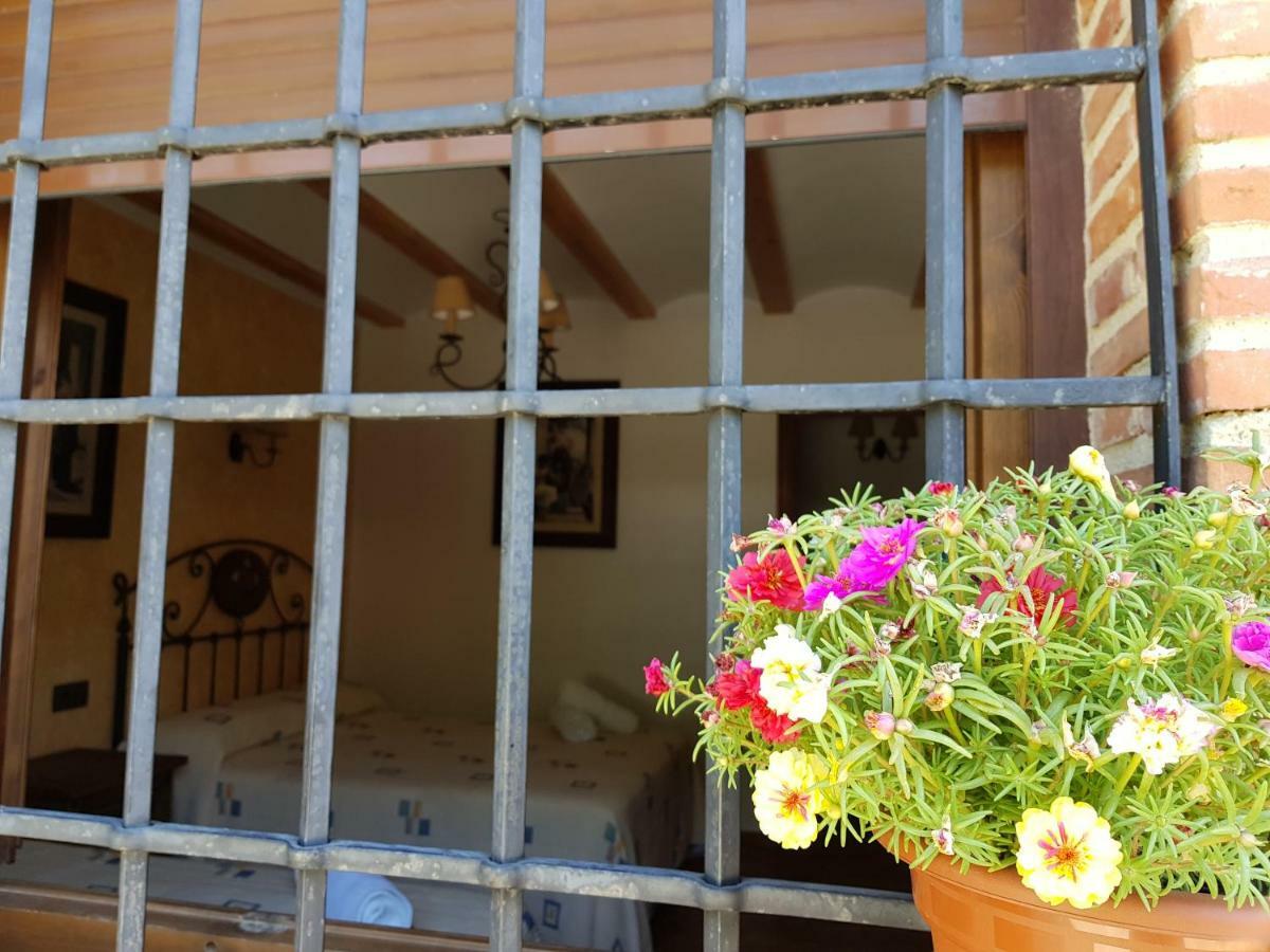 Alojamiento Rural Casa Inocente La Toba  Exterior photo